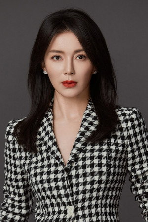 Liu Min portrait