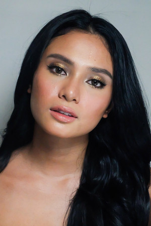 Klea Pineda portrait