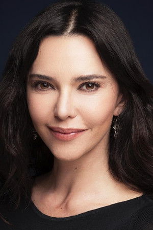 Hande Ataizi portrait