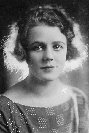 Edna Best portrait