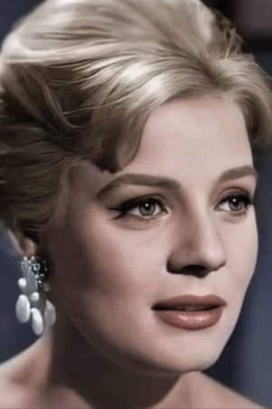 Nadia Lotfi portrait