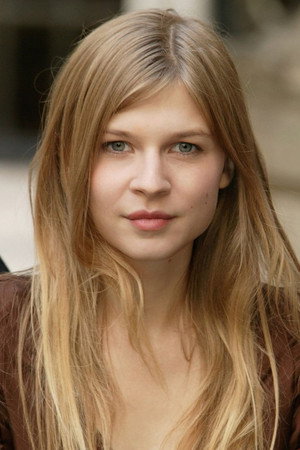Clémence Poésy portrait