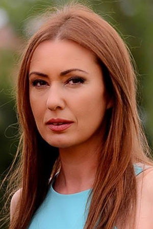Gökçe Yanardağ portrait