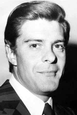 Raúl Aubel portrait