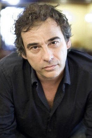Eduard Fernández portrait