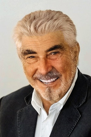 Erdal Özyağcılar portrait
