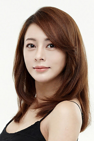 Miki Lee portrait