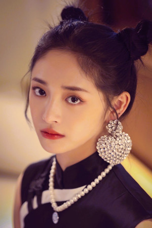 Zhou Jieqiong portrait