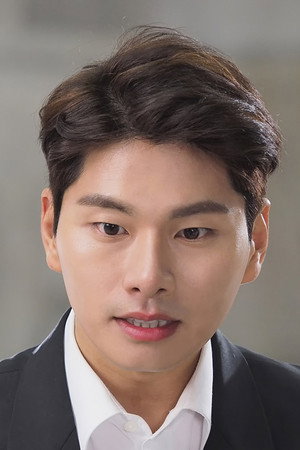 Lee Yi-kyung portrait