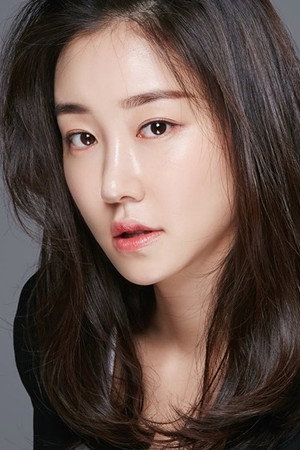 Lee Eun-chae portrait