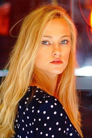 Jessica Madsen portrait