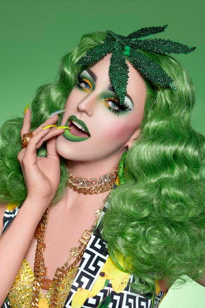 Laganja Estranja portrait