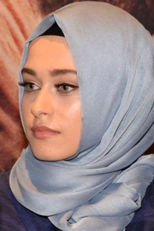 Büşra Ayaydın portrait