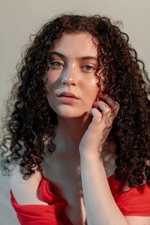 Lilla Crawford portrait