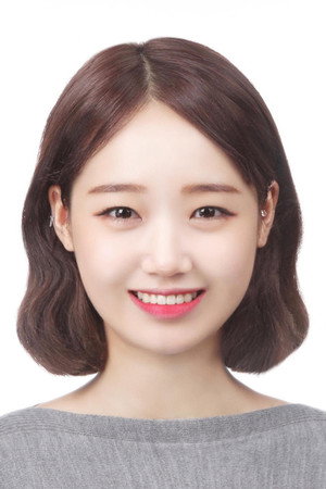Choi Yoo-jung portrait