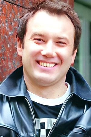 Şoray Uzun portrait
