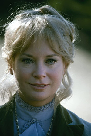 Lois Nettleton portrait