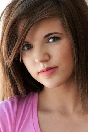 Alaura Lee portrait