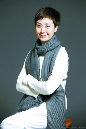 Shi Yihong portrait