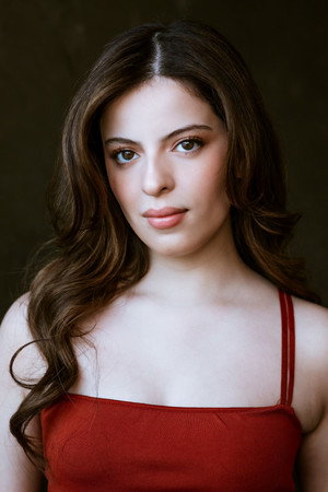 Victoria Tomazelli portrait