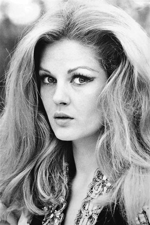 Beba Lončar portrait