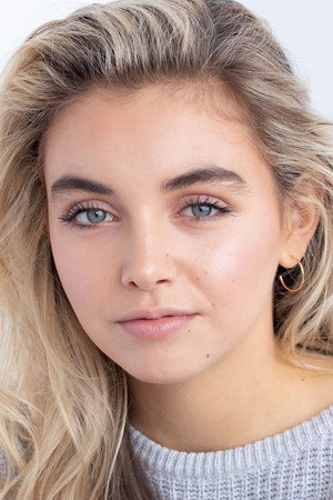 Chloe Skoczen portrait
