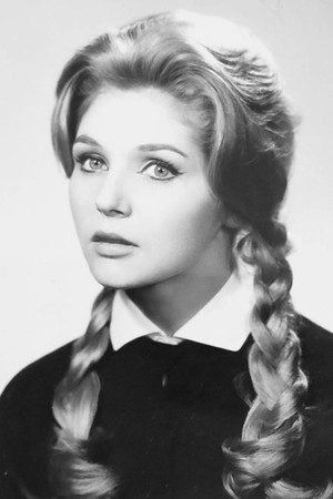 Nadia Marlowa portrait