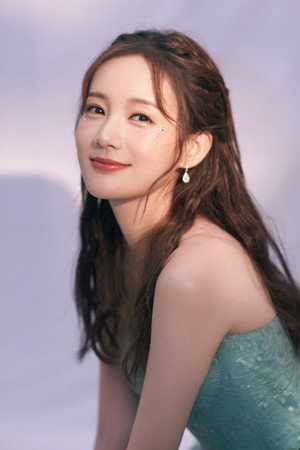 Li Yitong portrait