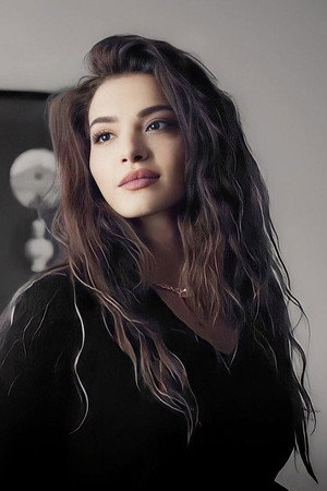 Melisa Aslı Pamuk portrait