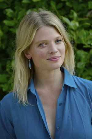 Mélanie Thierry portrait