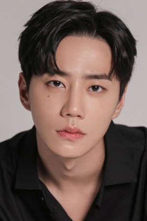 Lee Jun-young portrait