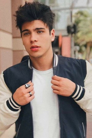 Sebastián Villalobos portrait