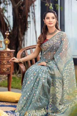 Farin Khan portrait