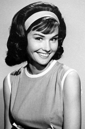 Lori Saunders portrait