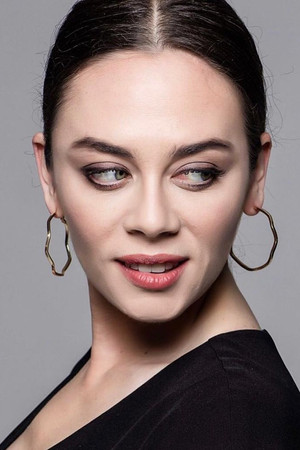 Demet Evgar portrait