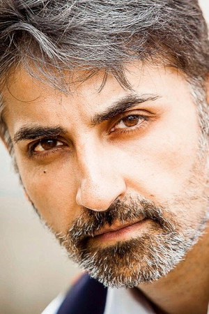 Akbar Kurtha portrait