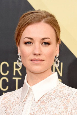 Yvonne Strahovski portrait