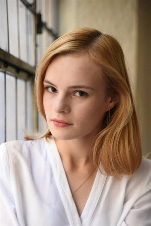 Salomé Desnoues portrait