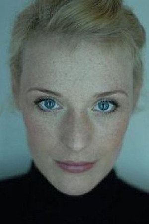 Manon Novak portrait