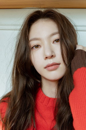 Gong Seung-yeon portrait