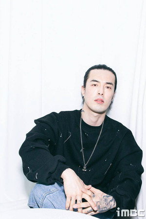 Yi Hyuk portrait