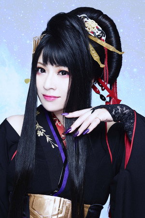 Yuko Suzuhana portrait
