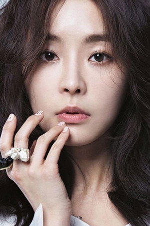 Jeong Yu-mi portrait