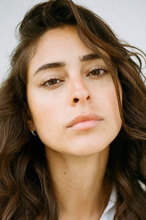 Kiara Gomez Glad Bak portrait