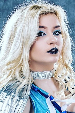 Sierra Loxton portrait