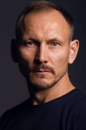 Peter Nikolas portrait
