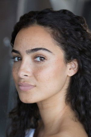 Anna Shaffer portrait