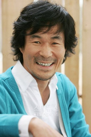 Oh Kwang-rok portrait