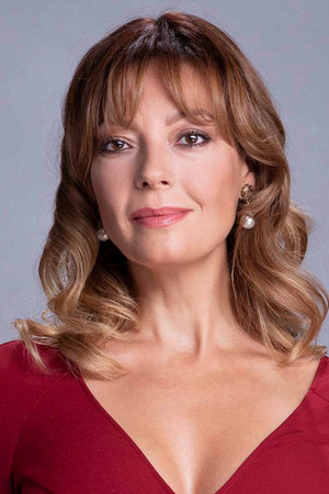 Özge Özder portrait