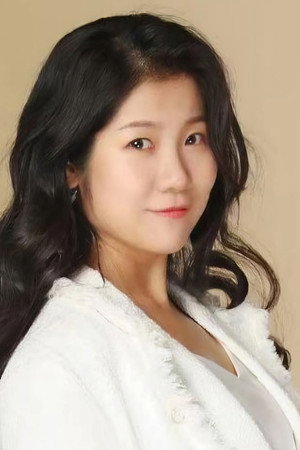 Wei Ruchen portrait